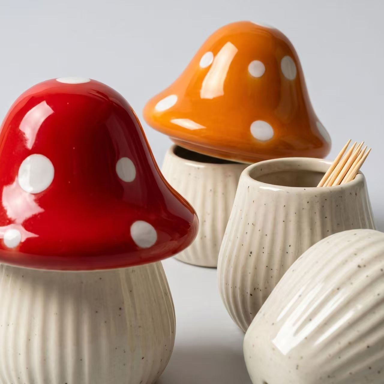 Cartoon Mushroom Ceramic Stora - Food Storage For Room 评论和价格